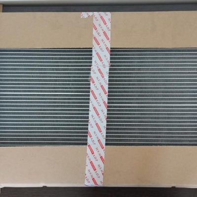 نمای کامل رادیاتور آب MVM X22 PRO درون جعبه بسته‌بندی کارخانه